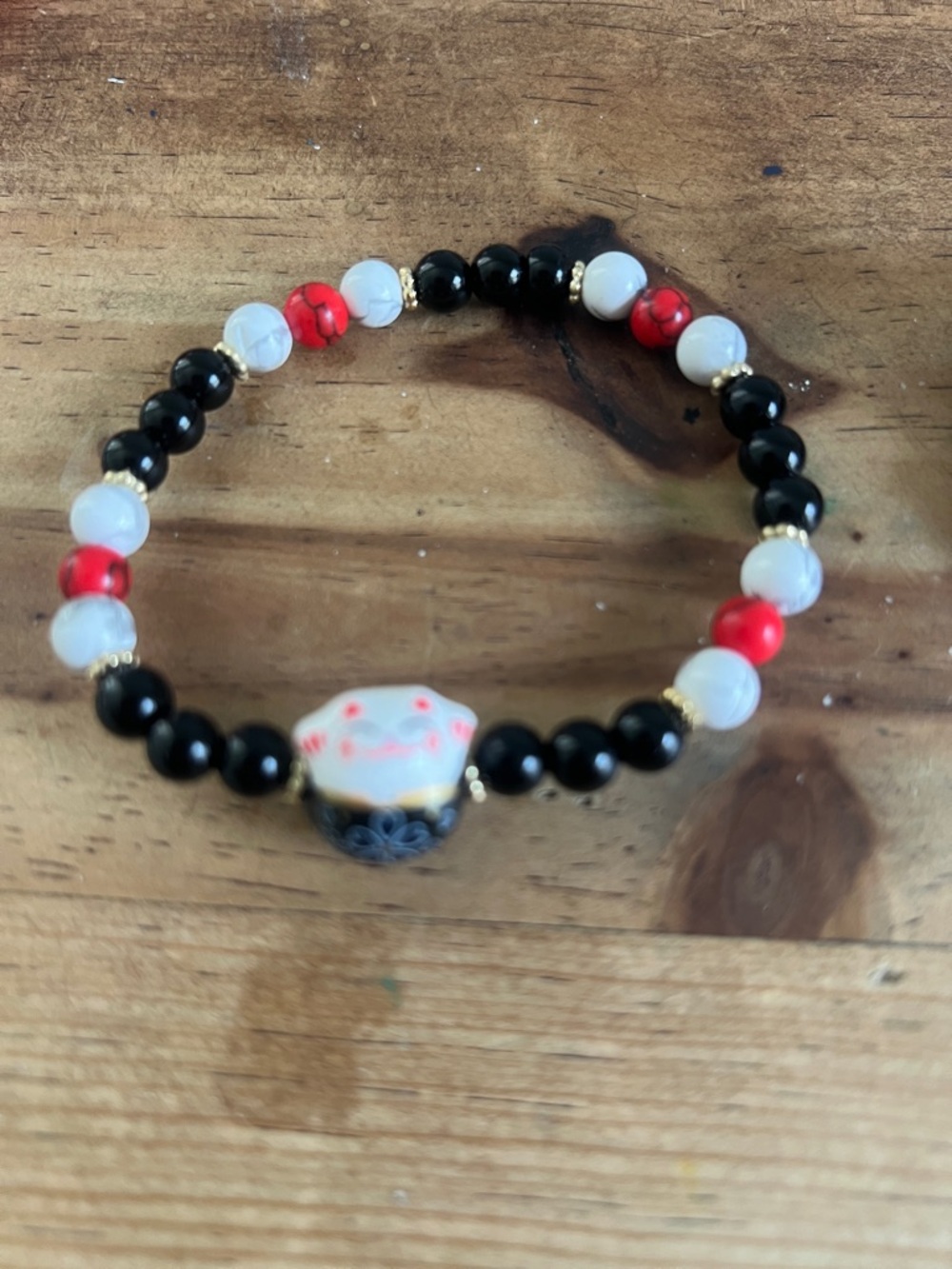 Black, White & Red Beaded Maneki Neko Stretch Bracelet